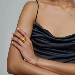 Baby Bee Fine Bracelet