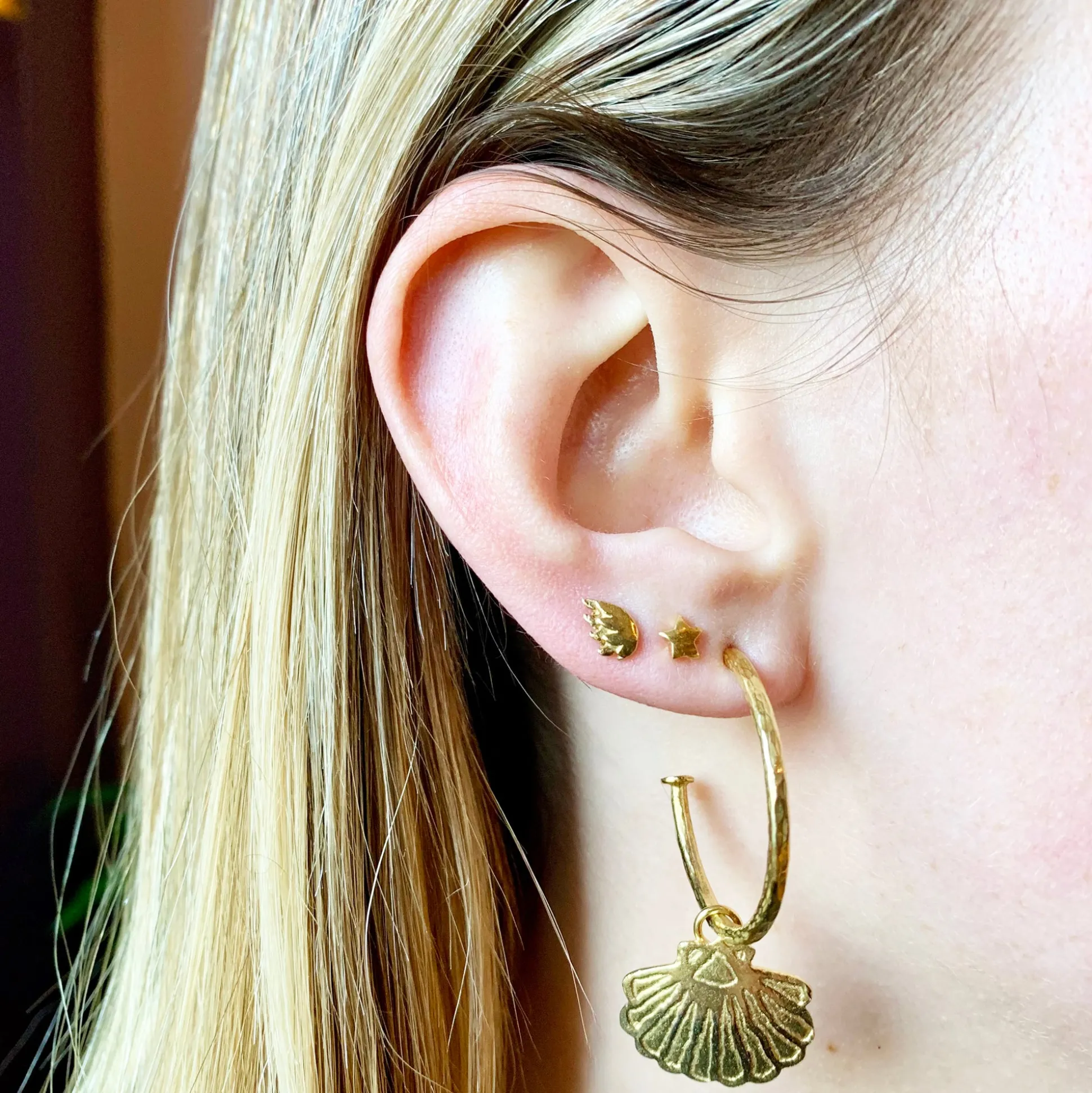 Midi Scallop Hoop Earrings